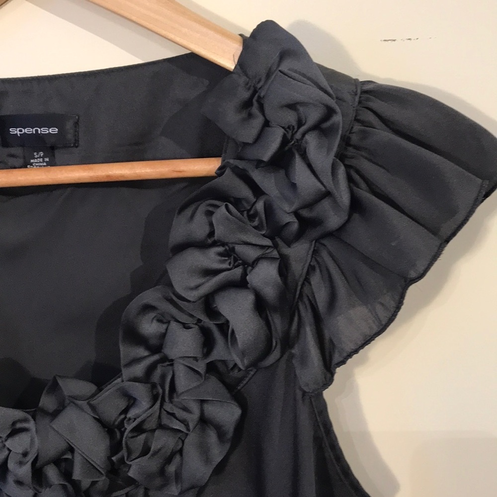 🇨🇦 Spense Sleeveless Ruffle blouse - Picture 3 of 5